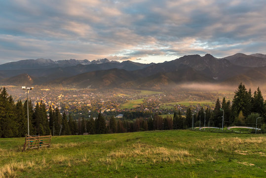Fototapeta Zakopane - Tatry widziane z drogi