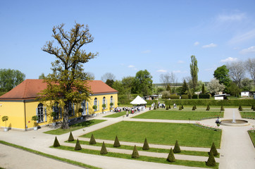 Fototapeta premium Neuzelle, Klostergarten mit Orangerie