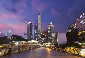 Fototapeta na wymiar midtown of Hong Kong ciity at dusk