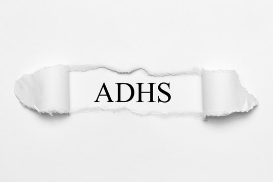 ADHS auf wei&szlig;en gerissenen Papier