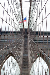 Obraz premium Crossing the Brooklyn bridge