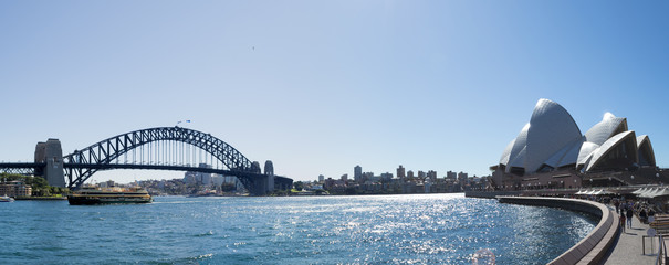 Iconic Sydney Harbour bridge - 124627726