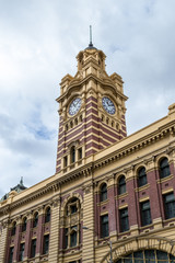 Fototapeta na wymiar Flinders street stations clock tower