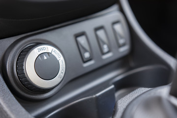 Circular controller for switching the closing rounds.