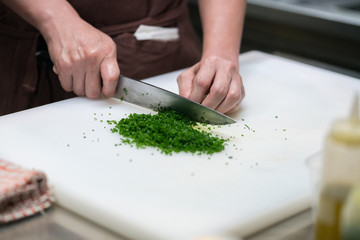 Cutting of spring onions
