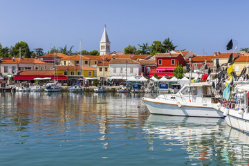 A coastal town in Croatia - Novigrad © Mariusz Niedzwiedzki