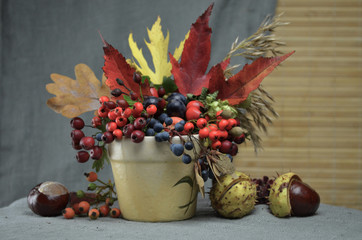 Obraz na płótnie Canvas Autumn composition bouquet