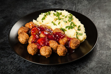 Meatballs and mashed potatoes