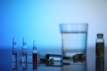 Syringe and ampoules