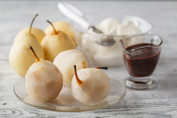 Pear smoothie with cinnamon and caramel