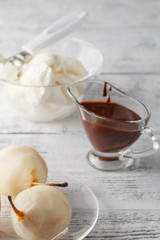 Pears with chocolate sauce
