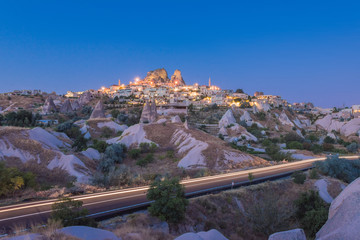 Obraz premium Colorful hot air balloons flying over the valley at Cappadocia