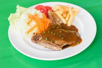 Grilled steak and vegetable salad