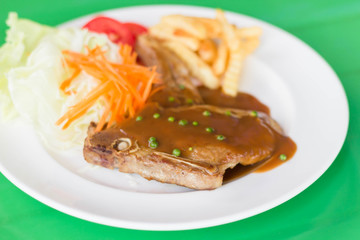 Grilled steak and vegetable salad