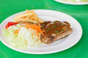 Grilled steak and vegetable salad