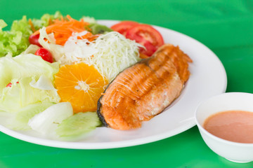 grilled fish steaks salad