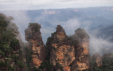 Die drei Schwestern von Echo Point, Blue Mountains National Park, NSW, Australien