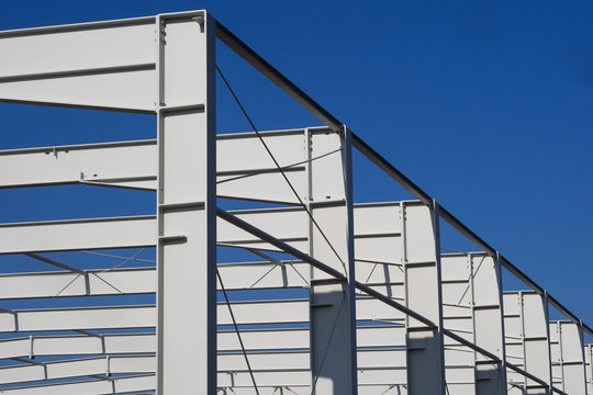 Hallenbau - Stahlbau - Neubau - Halle - Konstruktion