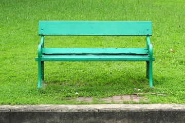 bench in the park on daytime