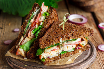 creamy chicken sandwich