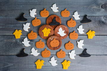 Halloween gingerbread fondant cookies with different decoration