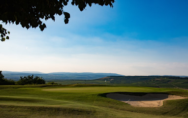 Das 5. Grün am frühen Abend 