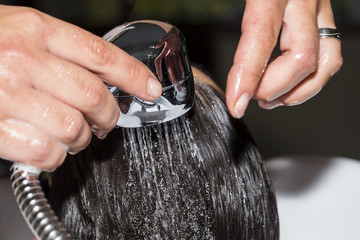 Washing customer hair