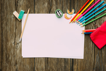 Child drawing and creativity © stokkete