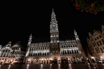 Fototapeta na wymiar Night view of the Grand Place in Brussels. Belgium