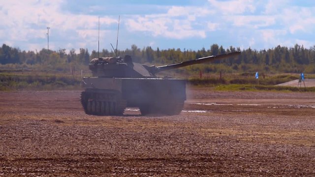2S25 self-propelled anti-tank gun "Sprut-SD" moving on the range on military exercises. Includes audio. Contains audio