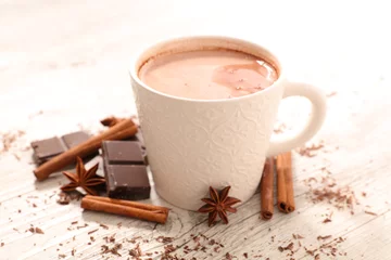 Fotobehang warme melk met chocolade en kruiden © M.studio