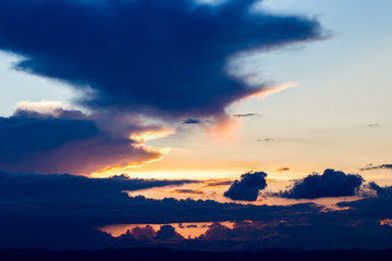 Obraz premium colorful dramatic sky with cloud at sunset