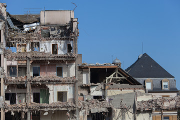 Fototapeta premium destruction, démolition immeuble, béton armé, 