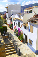 pueblo de Finestrat calles ,casas y parques en Alicante Valencia