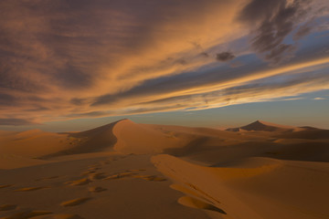 Obraz na płótnie Canvas Sunset in the desert