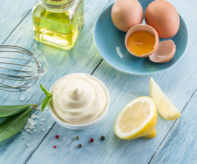Natural mayonnaise ingredients and the sauce itself.