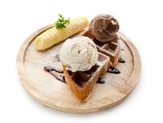 solt waffle serve with banan and ice cream