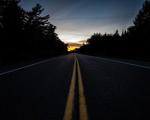 Obraz premium highway sunset