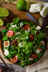 Figs lettuce salad