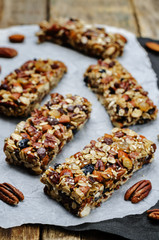 Pecan Raisin Almond Granola Bars