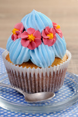 Muffin with cream