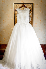 Fototapeta na wymiar the bride's room with the wedding dress