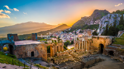 The Ruins of Taormina Theater at Sunset. Beautiful travel photo, colorful image of Sicily. - obrazy, fototapety, plakaty