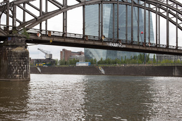 Brücke vor der EZB in Frankfurt