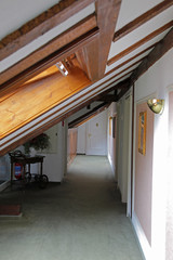 low slanted roof
