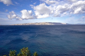 青が鮮やかなクロアチアの海
オパティア海岸沿いのアドリア海のブルーが鮮やかだった。