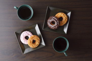 コーヒーブレイク　コーヒーとドーナツ