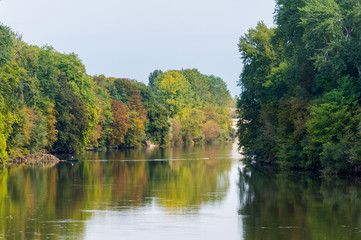 Fototapeta na wymiar River view from Chenonceau Castle