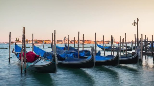 italy sunset famous venice palazzo ducale bay gandola parking panorama 4k time lapse
