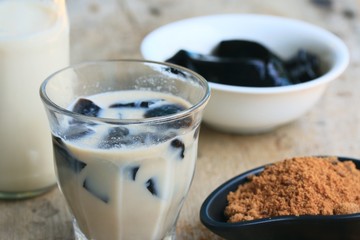 fresh milk grass jelly